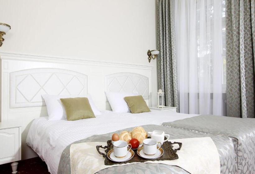 هتل Lawendowy Dworek