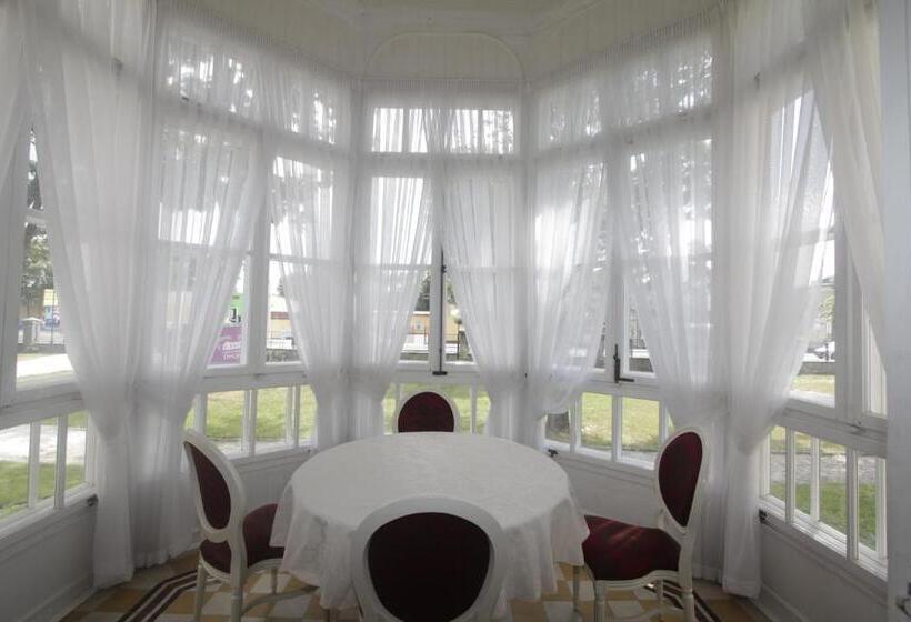 هتل Lawendowy Dworek