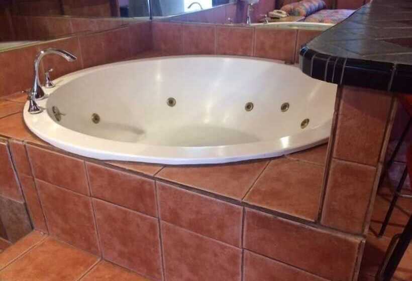 فندق Pink Fountain Motor Inn