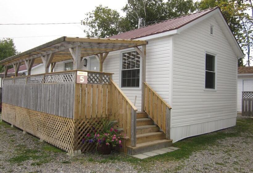 فندق Skyline Cabins