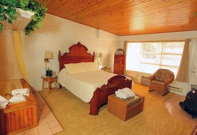 فندق Sybaris Pool Suites Mequon