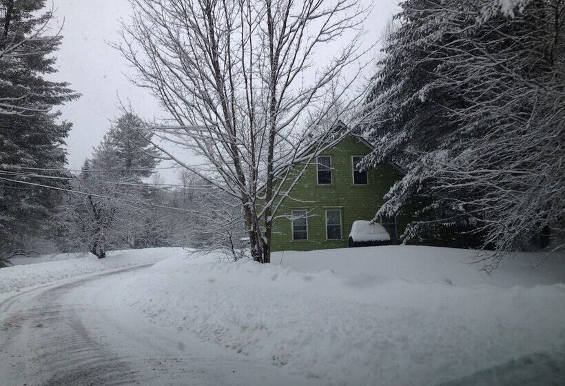 فندق The Woods Lodge