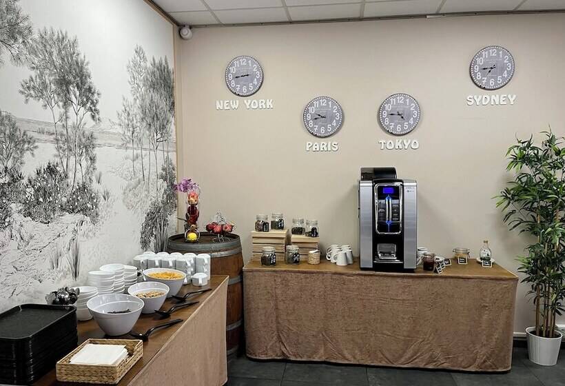 Отель Auberge De Jeunesse Hi Bordeaux Blanquefort