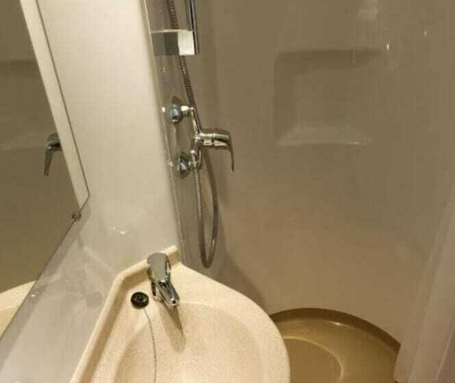 Отель Auberge De Jeunesse Hi Bordeaux Blanquefort