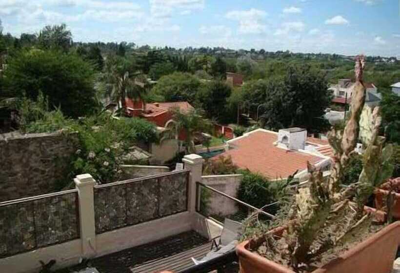 هتل Naike Casa De Huespedes