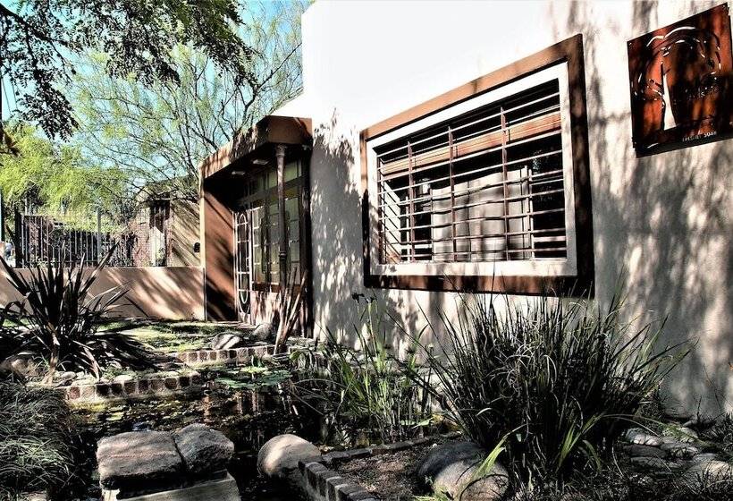 هتل Naike Casa De Huespedes