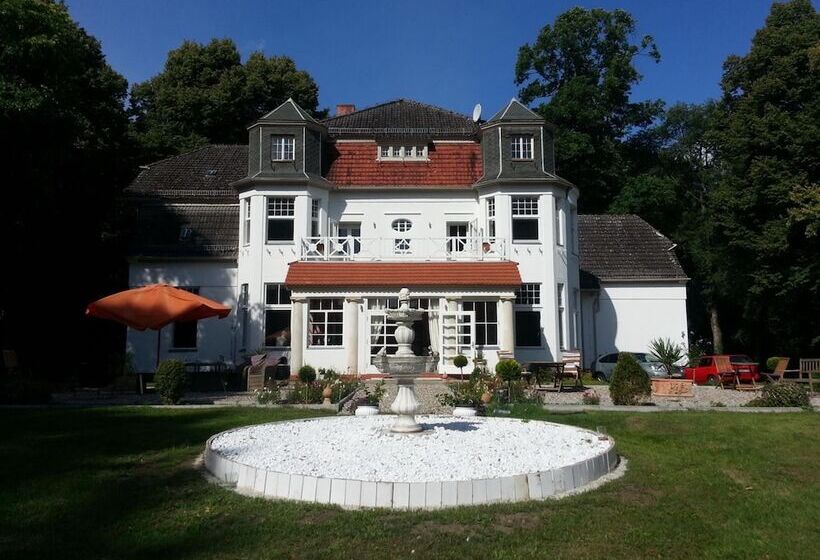 호텔 Villa Am Stechlin