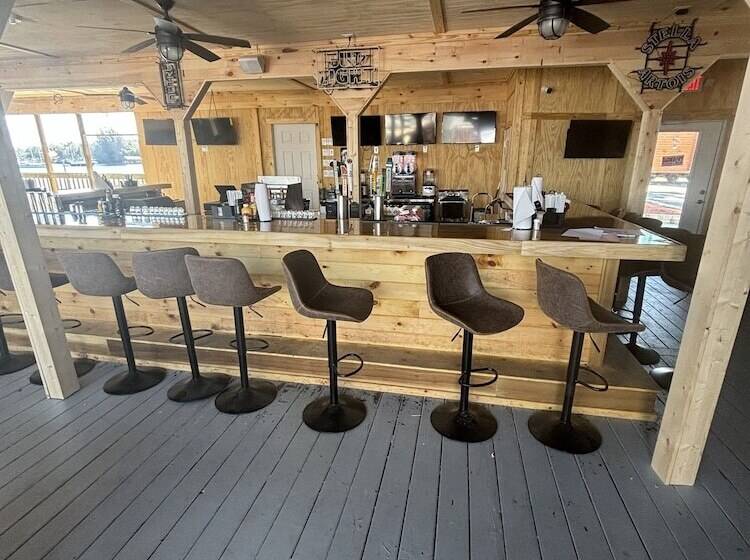 Good Times Motel And Marina