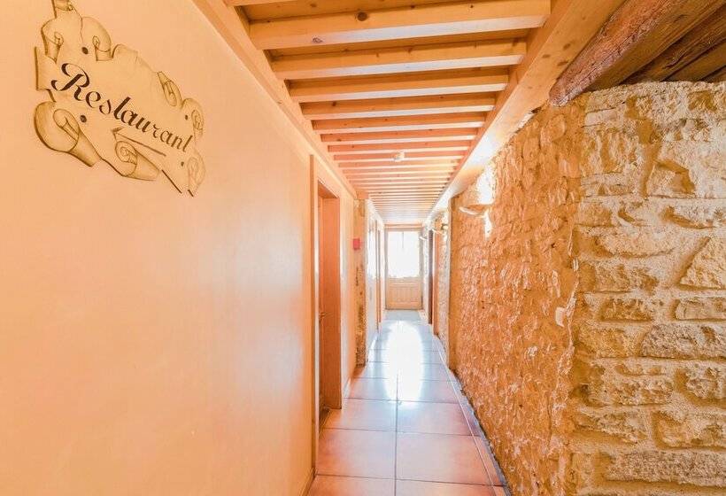 Отель Auberge Du Coude