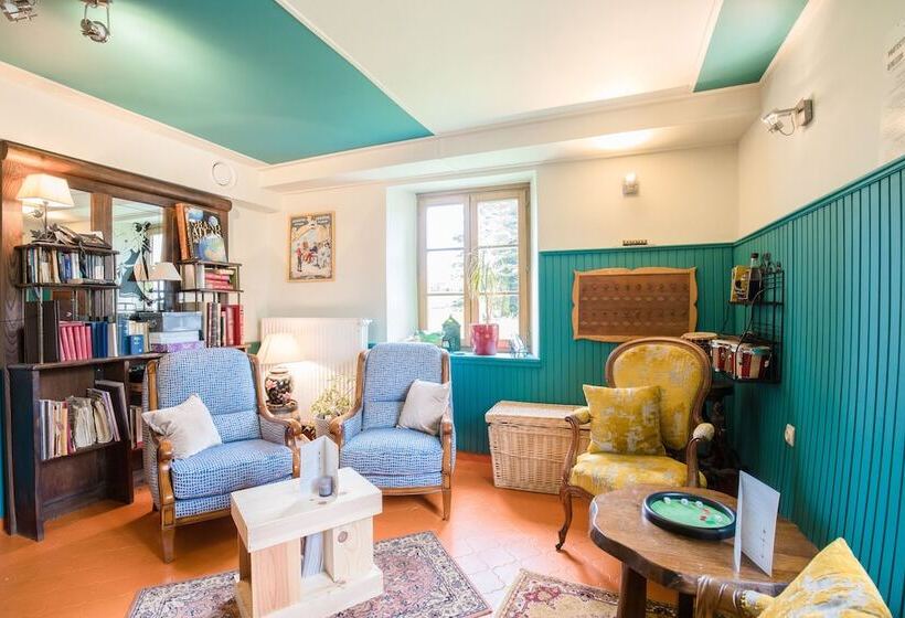 Отель Auberge Du Coude