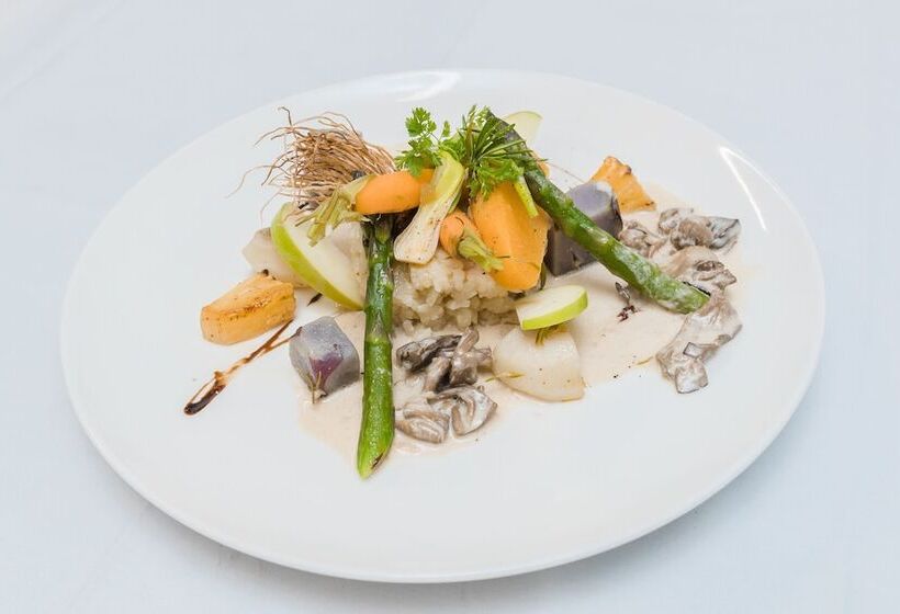 Отель Auberge Du Coude