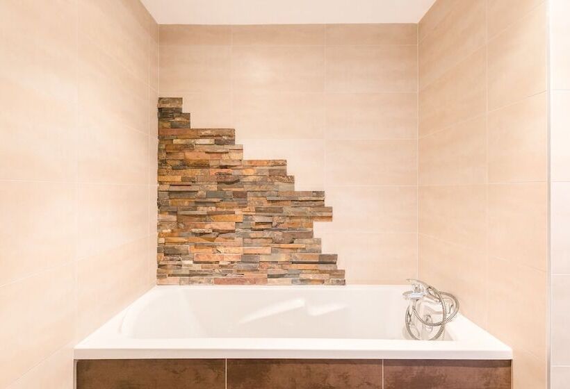 Отель Auberge Du Coude