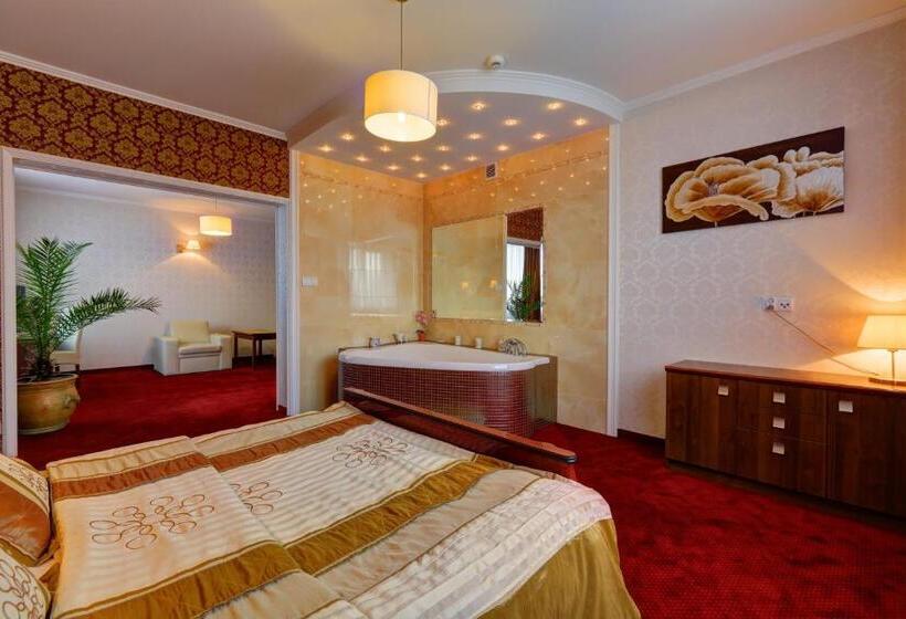 Отель Chabrowy Dworek