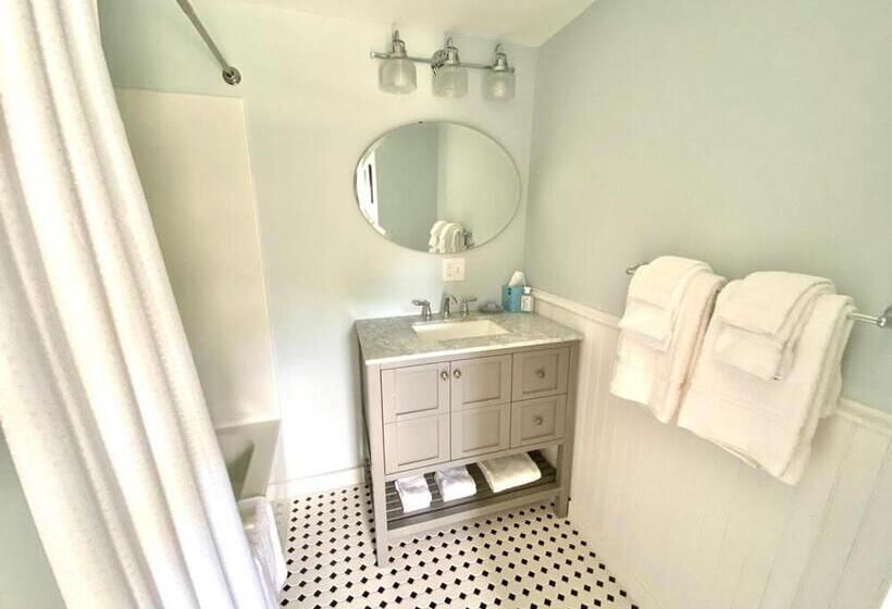 فندق Oakland House Seaside Inn & Cottages