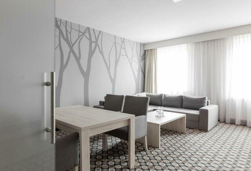 ホテル Restauracja Piwnica Rycerska