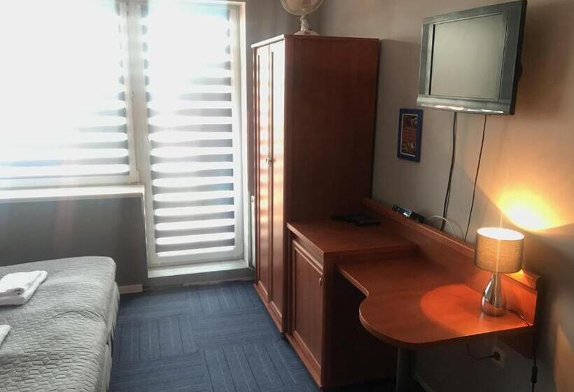 בית מלון כפרי Polaris Krynica Morska