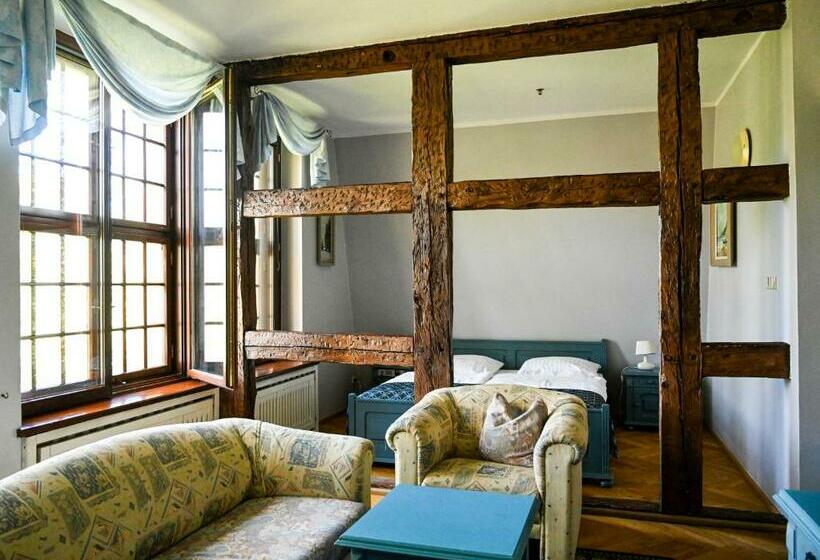 Отель Zamek W Krokowej