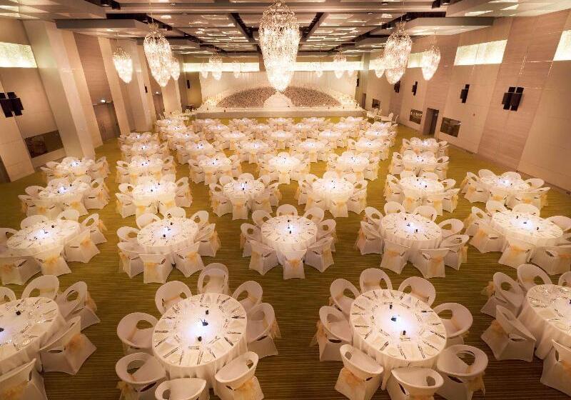 Adagio Abu Dhabi Al Bustan