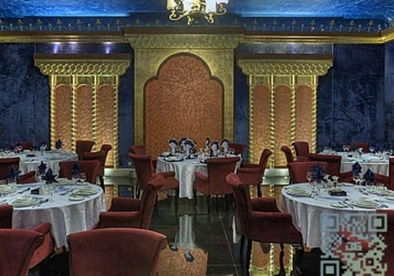 Darvishi Royal Hotel