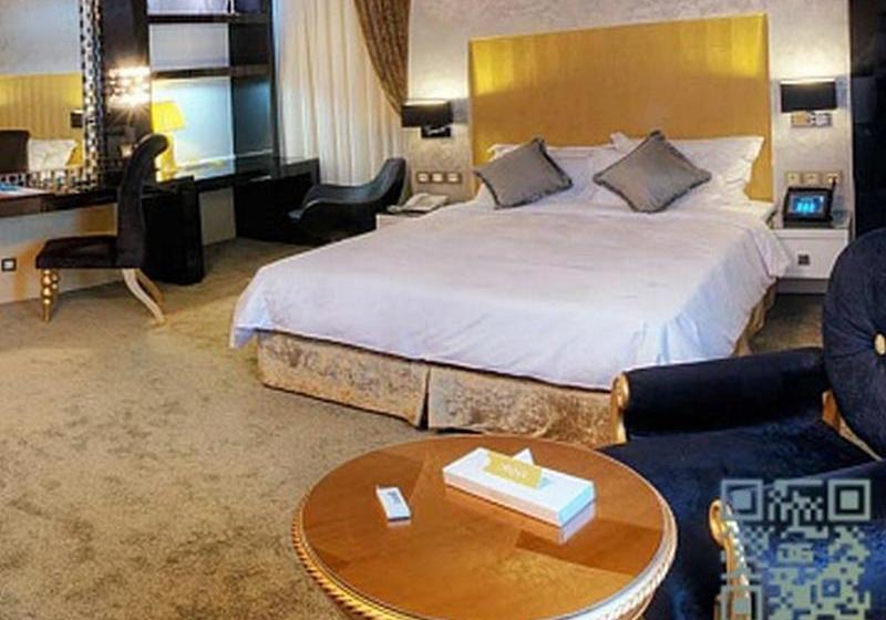 Darvishi Royal Hotel