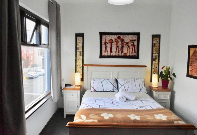 Hobart's Accommodation & Hostel