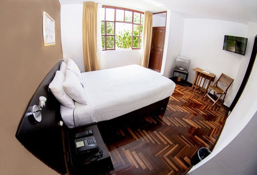 פונדק El Centurión