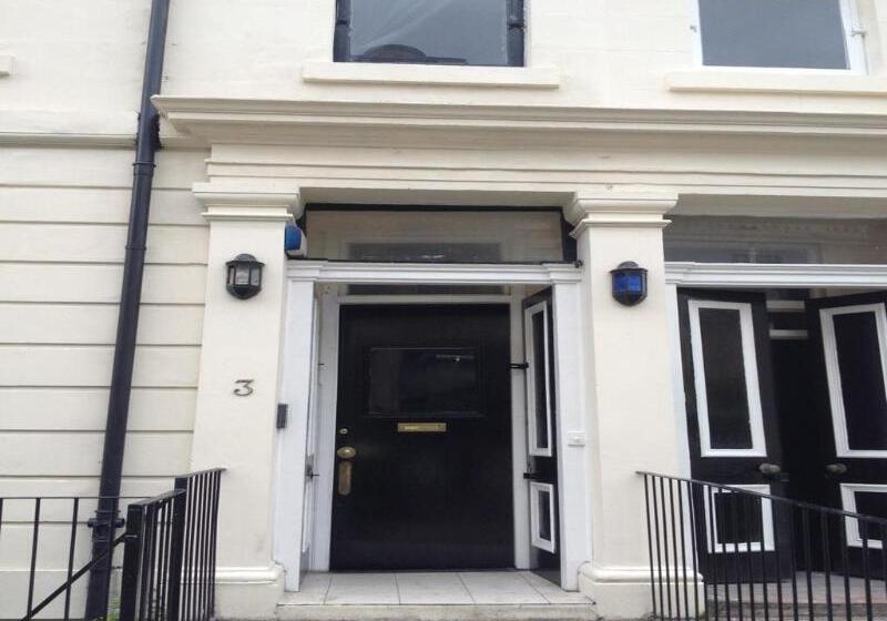 פונדק Glasgow House