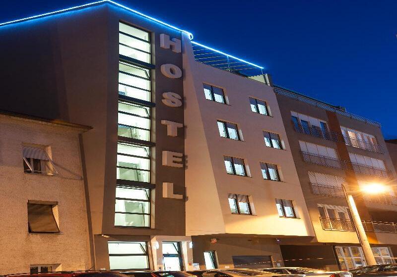 Hostel Moving