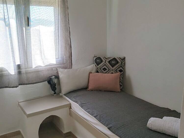 בית מלון כפרי Achlia