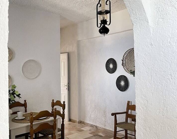 בית מלון כפרי Achlia