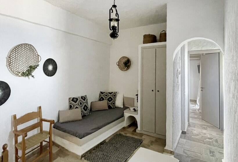 בית מלון כפרי Achlia