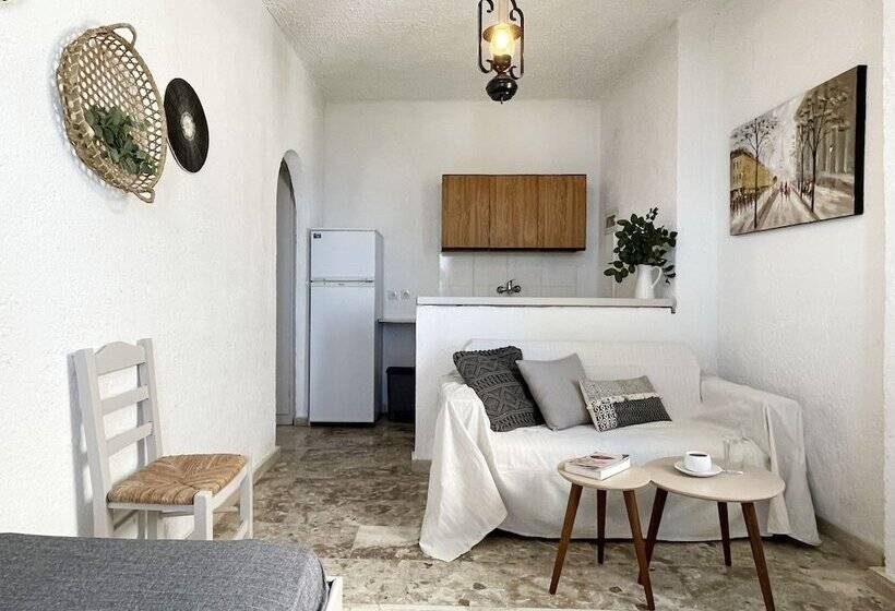 בית מלון כפרי Achlia