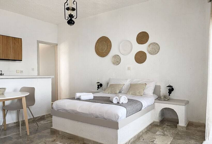 בית מלון כפרי Achlia