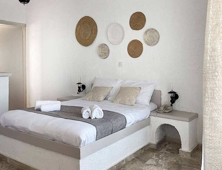 בית מלון כפרי Achlia