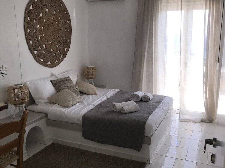 בית מלון כפרי Achlia