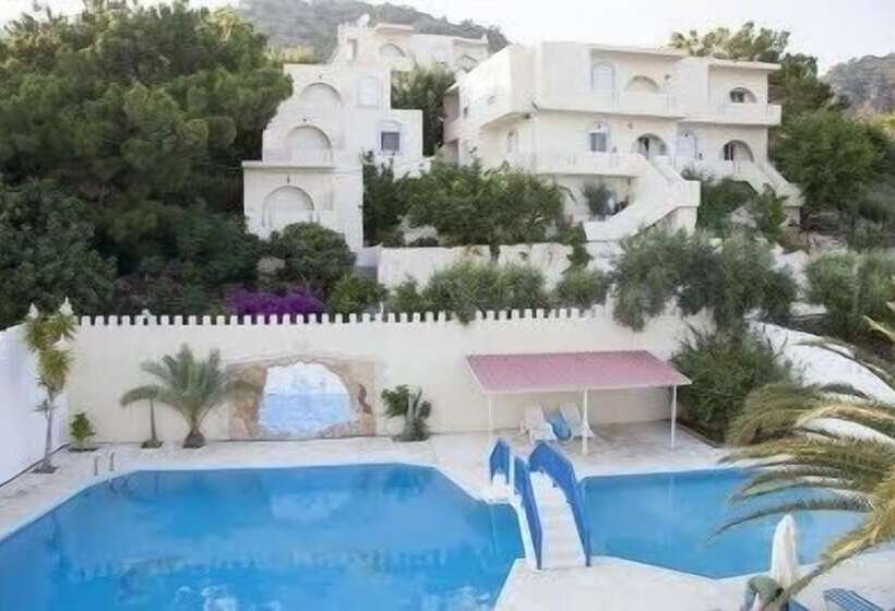 בית מלון כפרי Achlia