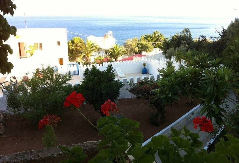 בית מלון כפרי Achlia