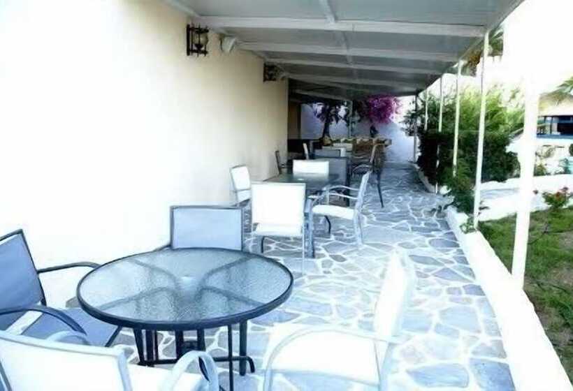 בית מלון כפרי Achlia