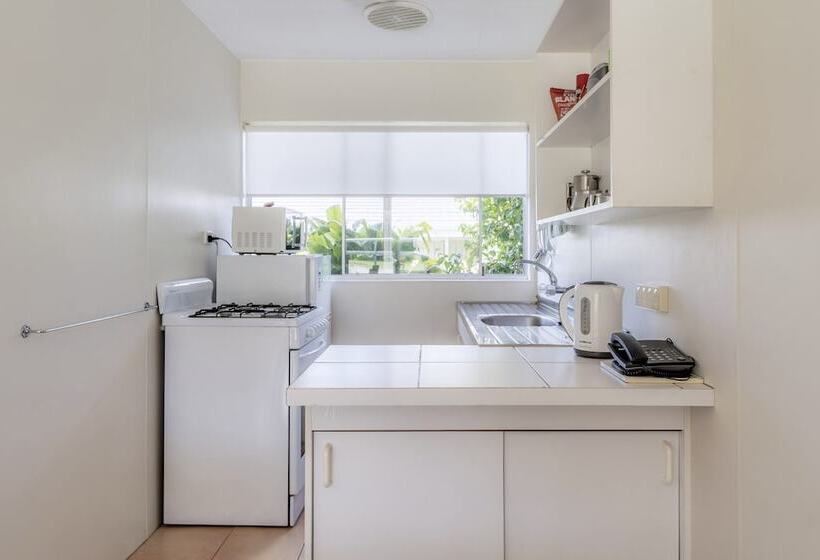 هتل Aloha Apartments