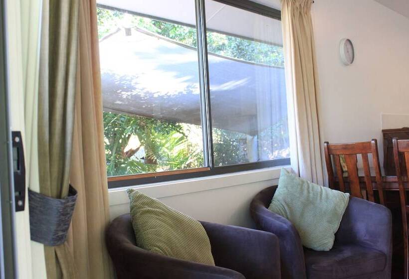 هتل Alstonville Country Cottages