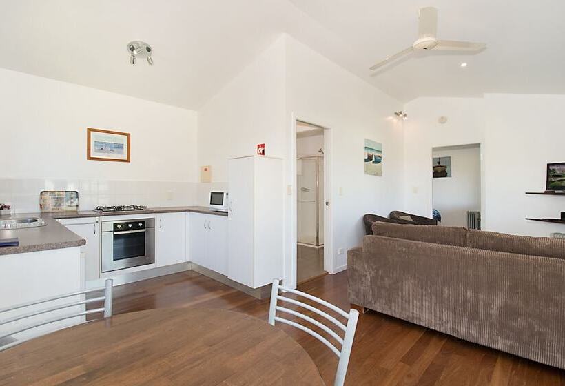 هتل Alstonville Country Cottages