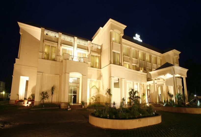 בית מלון כפרי Ambrosia Sarovar Portico