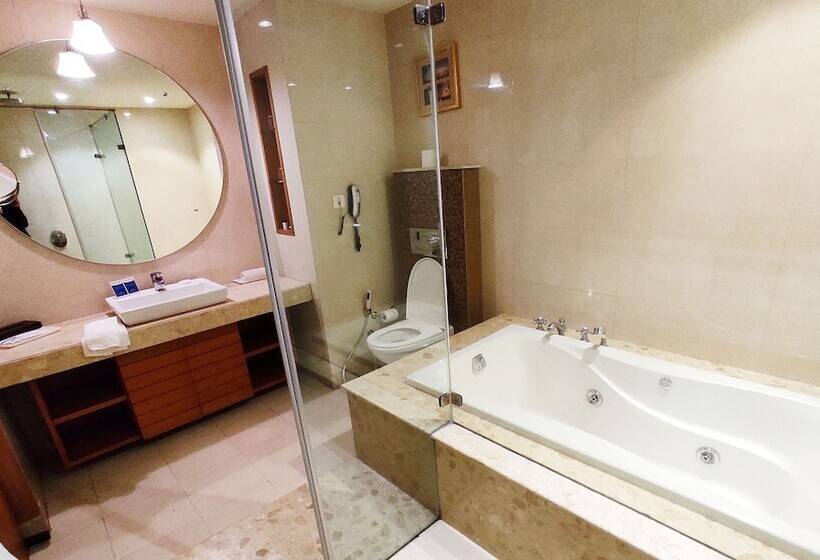 בית מלון כפרי Ambrosia Sarovar Portico