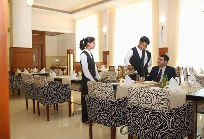 בית מלון כפרי Ambrosia Sarovar Portico