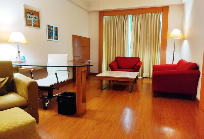 בית מלון כפרי Ambrosia Sarovar Portico