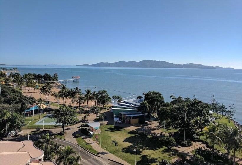 فندق Aquarius On The Beach