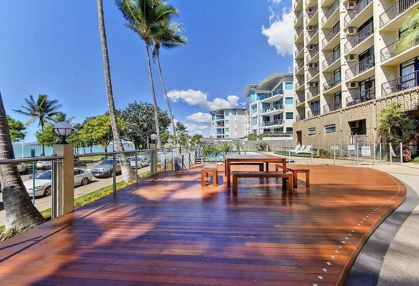 فندق Aquarius On The Beach