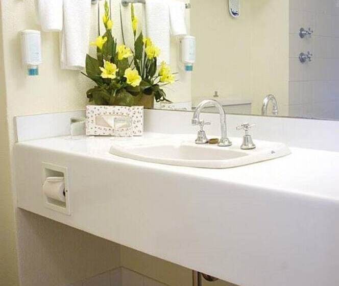 فندق Aquarius On The Beach