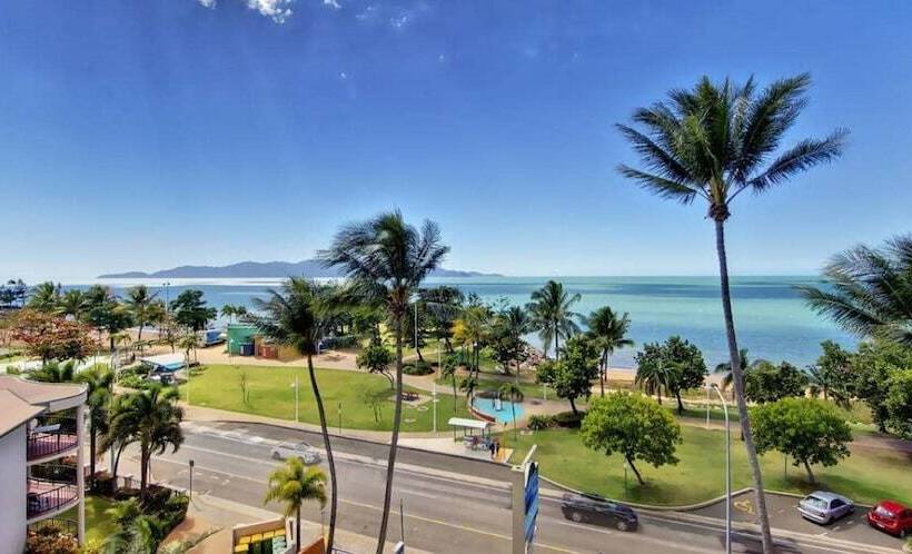 فندق Aquarius On The Beach