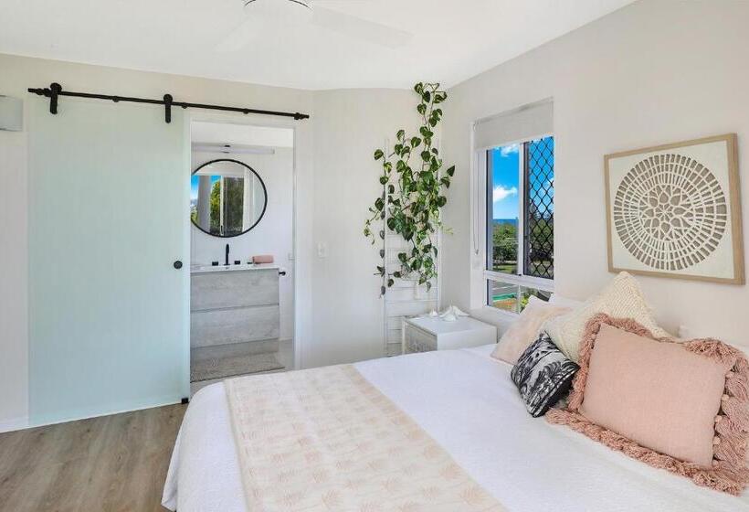 هتل Beachside Resort Kawana Waters